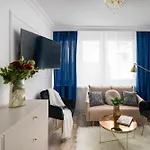 Stunning 2-br Palace In The Window, Air-conditioning 500m To Station