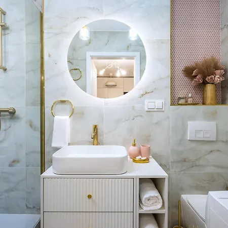 Stunning 2-br Palace In The Window, Air-conditioning 500m To Station Apartmán *