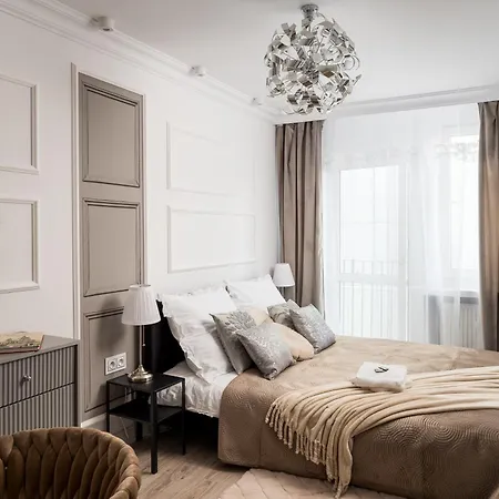 Stunning 2-br Palace In The Window, Air-conditioning 500m To Station